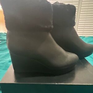 DKNY black leather bootie